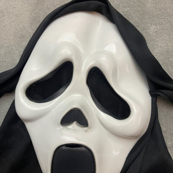 Ghostface Mask Scream Poly Shroud Halloween - Picture 2 of 7